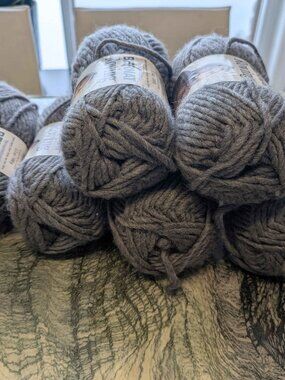 Bulky Grey Bernat Roving Yarn (6 skeins) | Hobbies & Crafts